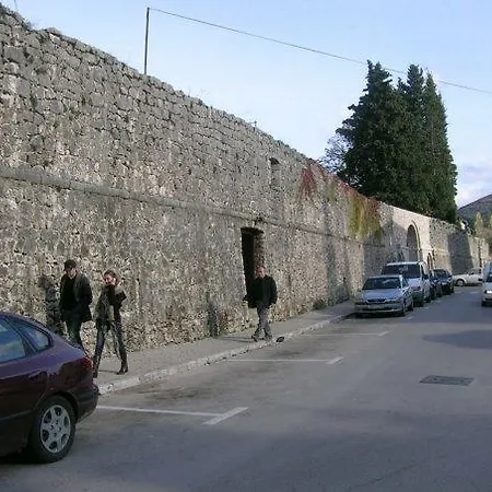 Stari Grad Апартаменты Требинье