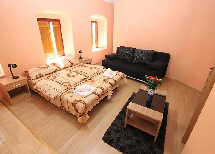 Stari Grad شقة تريبينيي