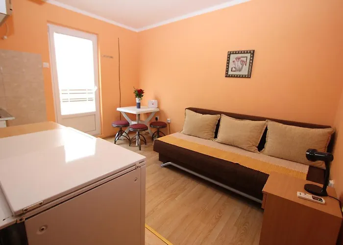 Stari Grad * تريبينيي